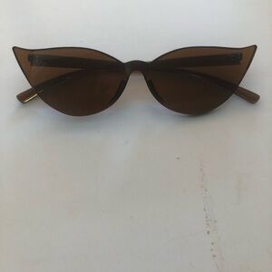 Chic Brown Cat-Eye Sunglasses